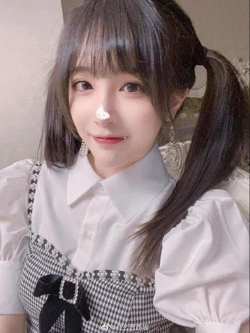 娱乐吃瓜前女友是谁呀,娱乐吃瓜事件背后的前女友身份